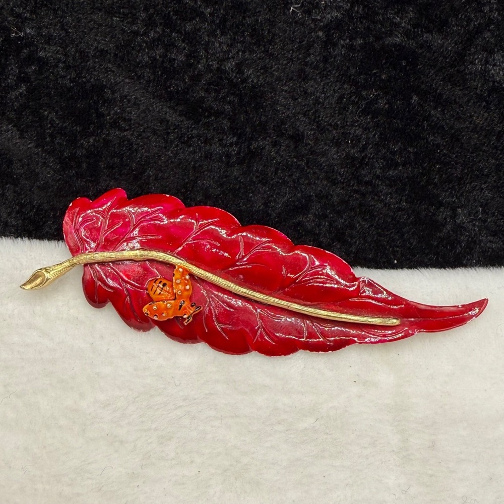 Vintage Weiss Enamel Leaf Brooch With Insect Gold Tone Red Fall Signed